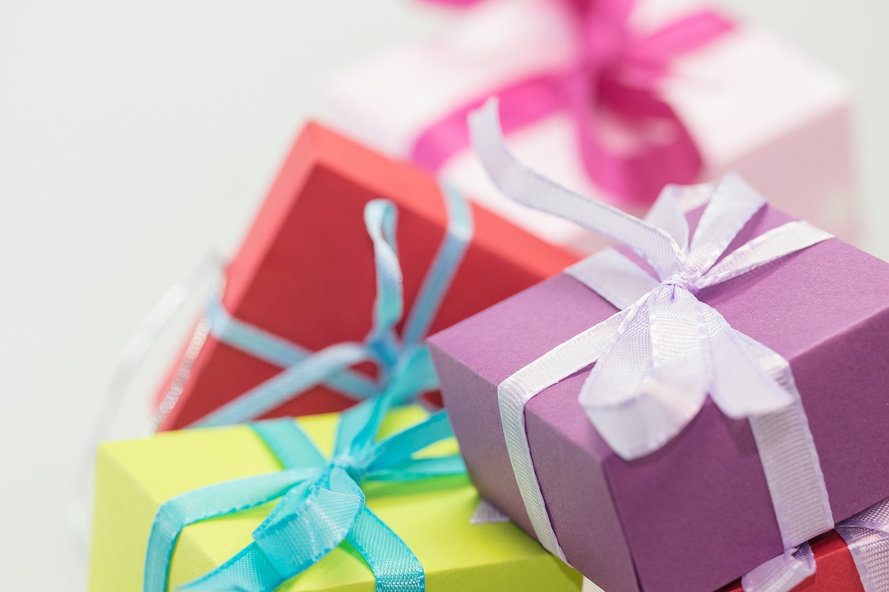 gifts, packages, parcel-570821.jpg